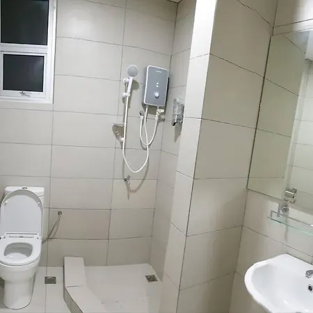 2. Luxury Kristal Condo 2 丹绒亚路高級市中心住宅 Kapayan Exterior photo