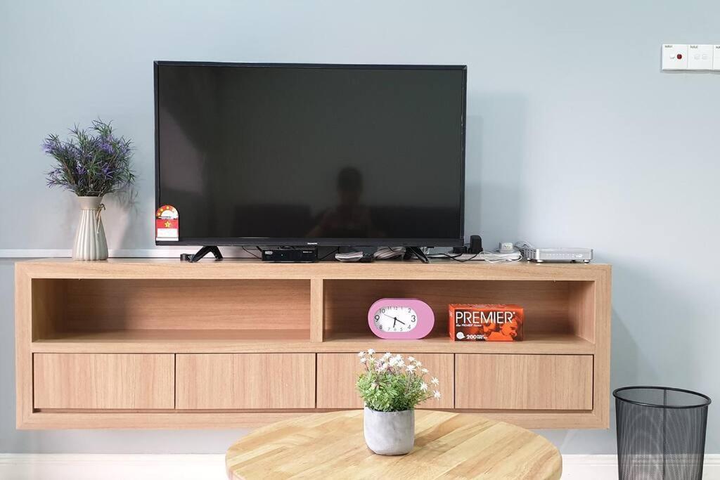 Apartment 2. Luxury Kristal 2 丹绒亚路高級市中心住宅